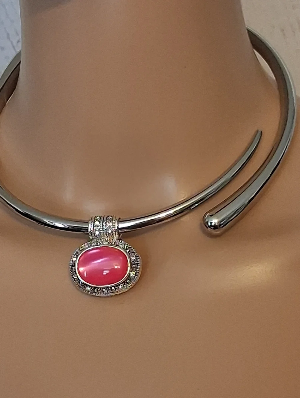 Elegant Pink Cabochon Silver Collar Necklace
